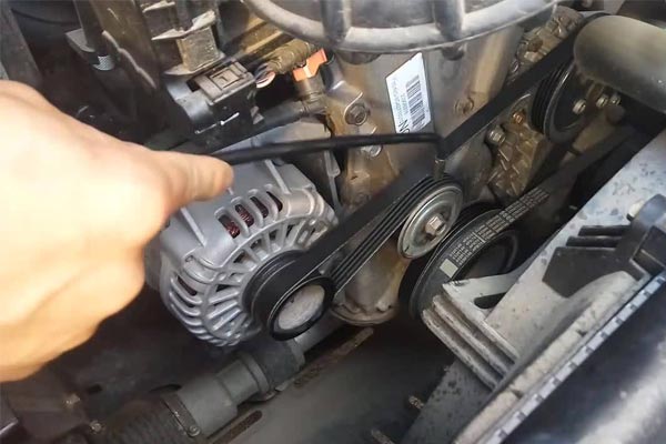 彭水转速传感器的工作原理是什么？